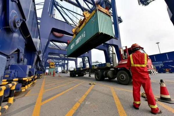 外贸持续好转：多港口外贸集装箱吞吐量增长明显