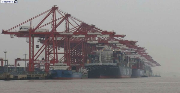 洋山深水港国际干线集装箱船舶流量恢复正常