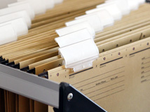 非提单载明的托运人应向承运人赔偿滞箱费吗？